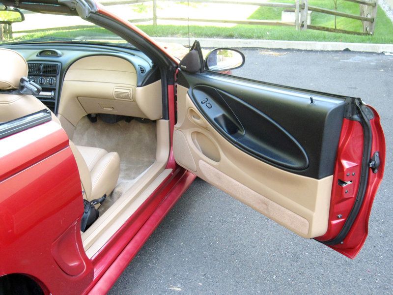 1995 Ford Mustang GT Convertible photo 22