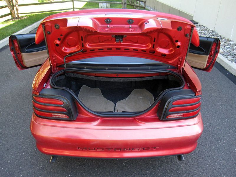 1995 Ford Mustang GT Convertible photo 29