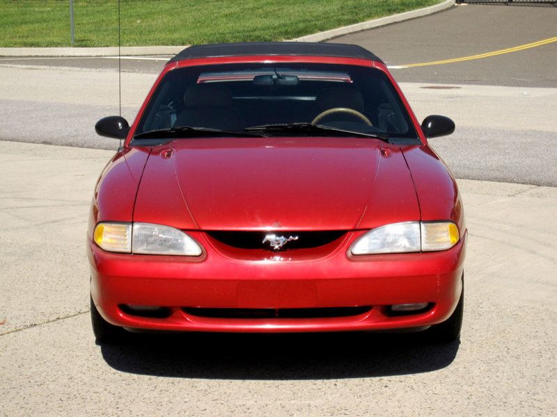 1995 Ford Mustang GT Convertible photo 4