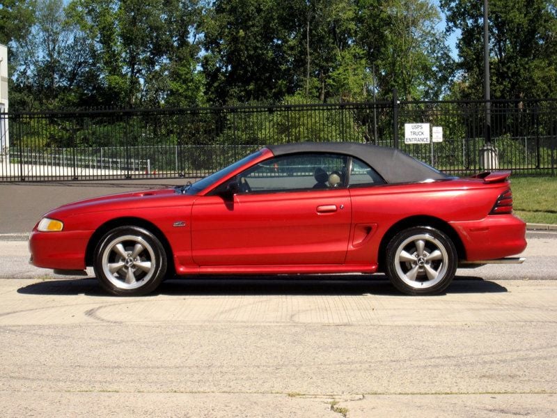 1995 Ford Mustang GT Convertible photo 8