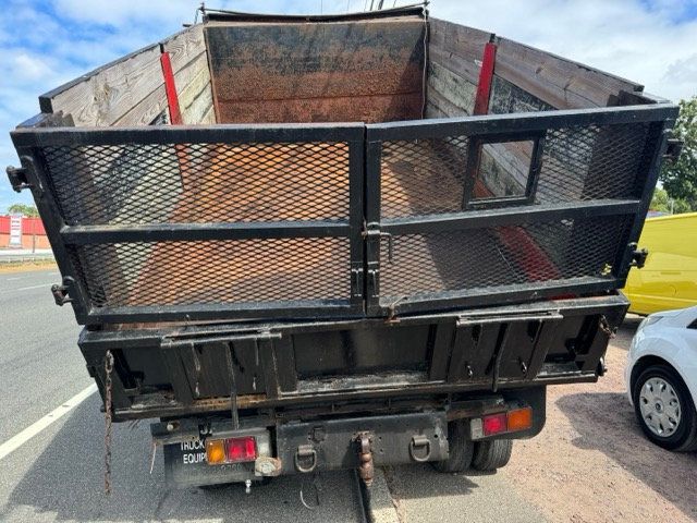 1995 GMC 4000 12 FOOT SOLID DUMP TRUCK 3 SECTION TAILGATE WILL GET THE JOB DONE WITH EASE - 22604266 - 5