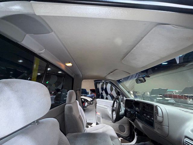 1995 GMC Sierra 1500 SLE 2dr K1500 4WD Standard Cab SB - 22927969 - 30