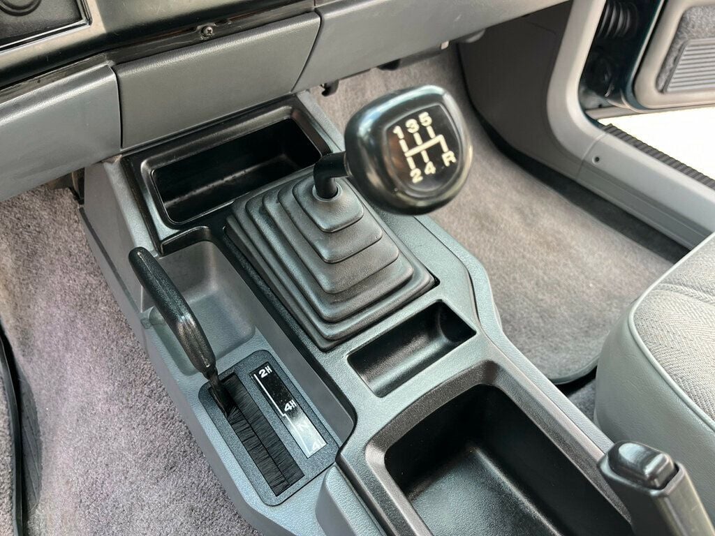 1995 Jeep Cherokee Rare 2-Door 5-Speed Manual Stick Shift 4x4 - 23001273 - 24