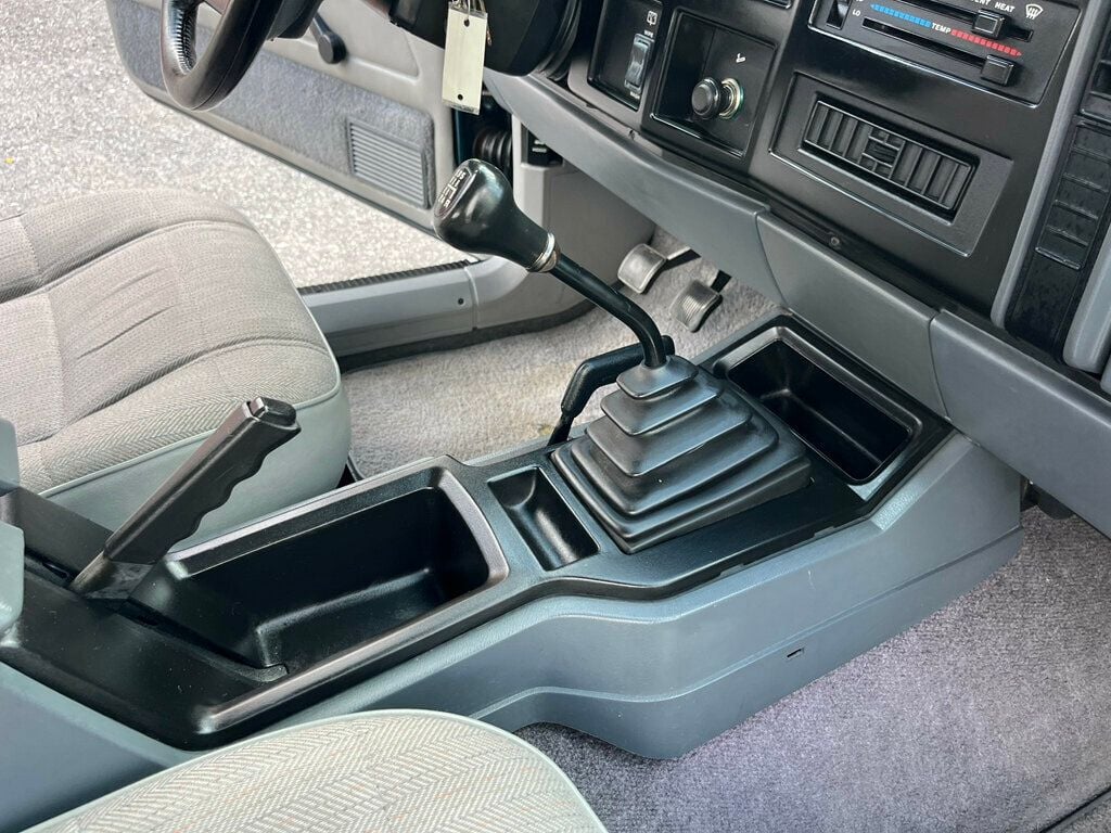 1995 Jeep Cherokee Rare 2-Door 5-Speed Manual Stick Shift 4x4 - 23001273 - 47