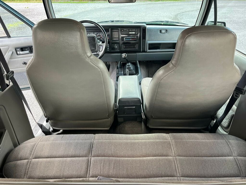 1995 Jeep Cherokee Rare 2-Door 5-Speed Manual Stick Shift 4x4 - 23001273 - 48