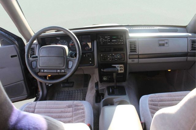 1995 Jeep Grand Cherokee 4dr Laredo 4WD - 22963934 - 7