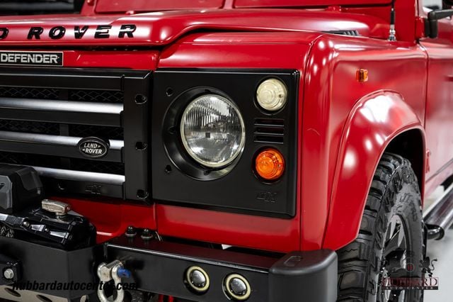 1995 Land Rover Defender 110  - 23025060 - 12