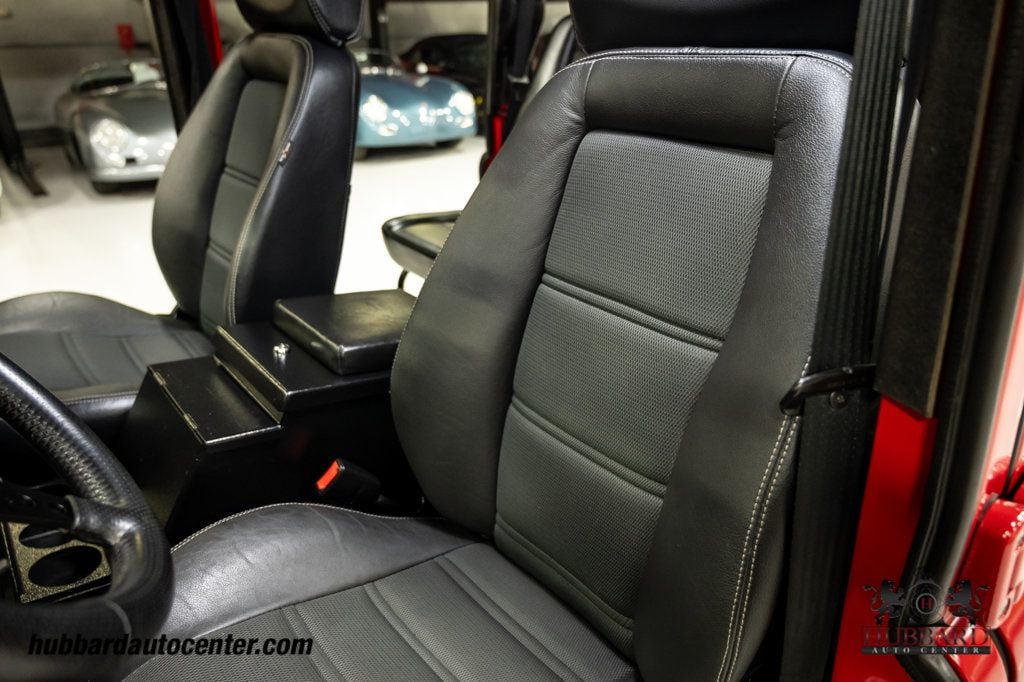 1995 Land Rover Defender 110  - 23025060 - 18