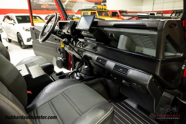1995 Land Rover Defender 110  - 23025060 - 21