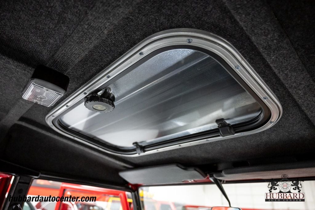 1995 Land Rover Defender 110  - 23025060 - 25