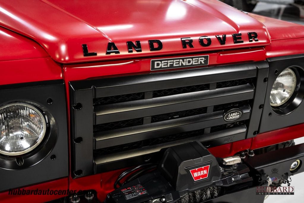 1995 Land Rover Defender 110  - 23025060 - 32