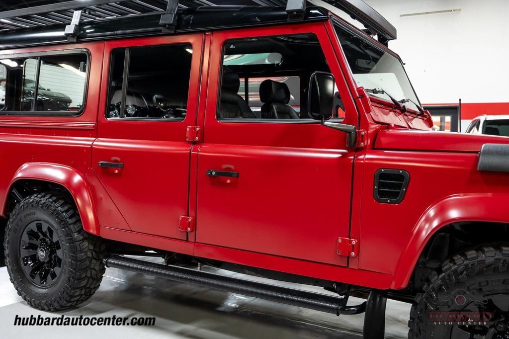 1995 Land Rover Defender 110  - 23025060 - 38