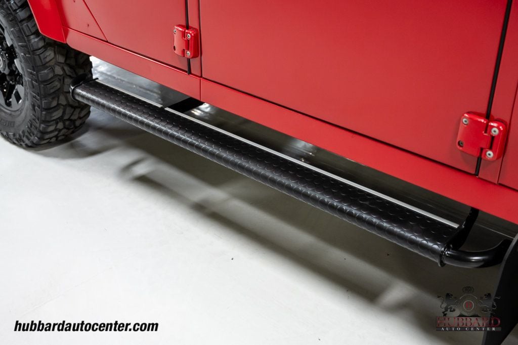 1995 Land Rover Defender 110  - 23025060 - 39