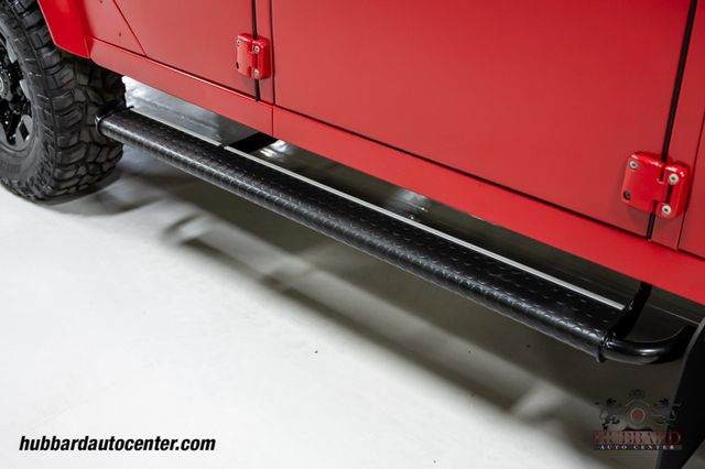 1995 Land Rover Defender 110  - 23025060 - 39