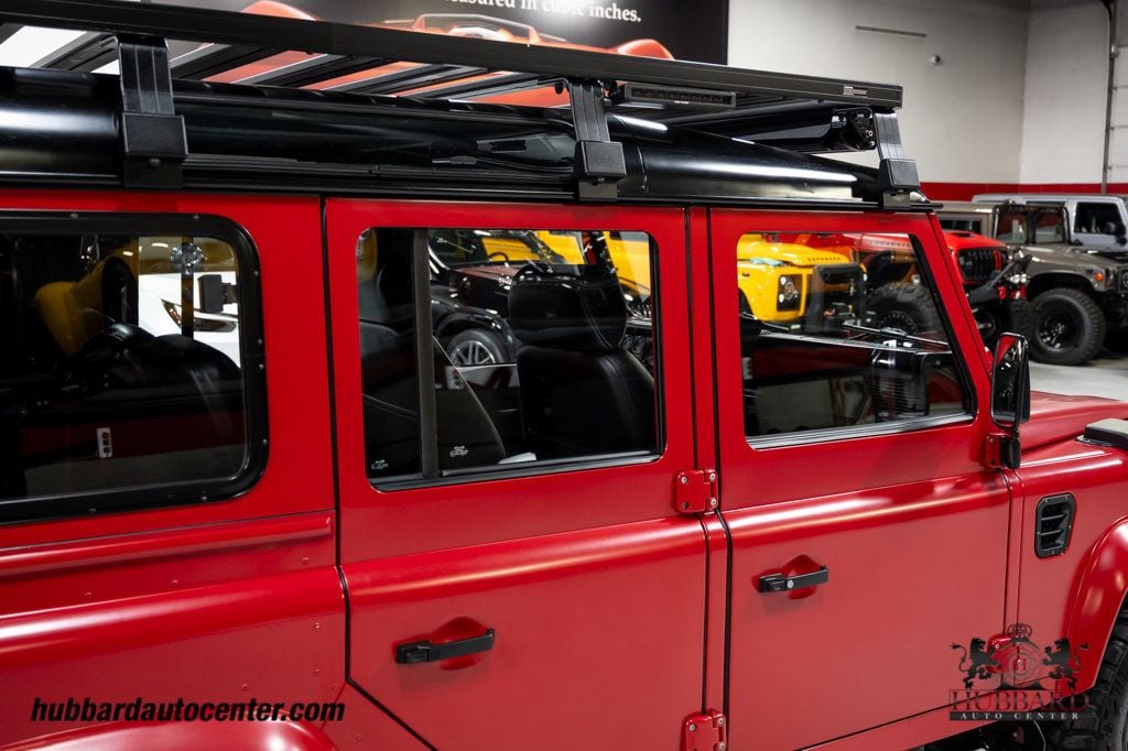 1995 Land Rover Defender 110  - 23025060 - 41