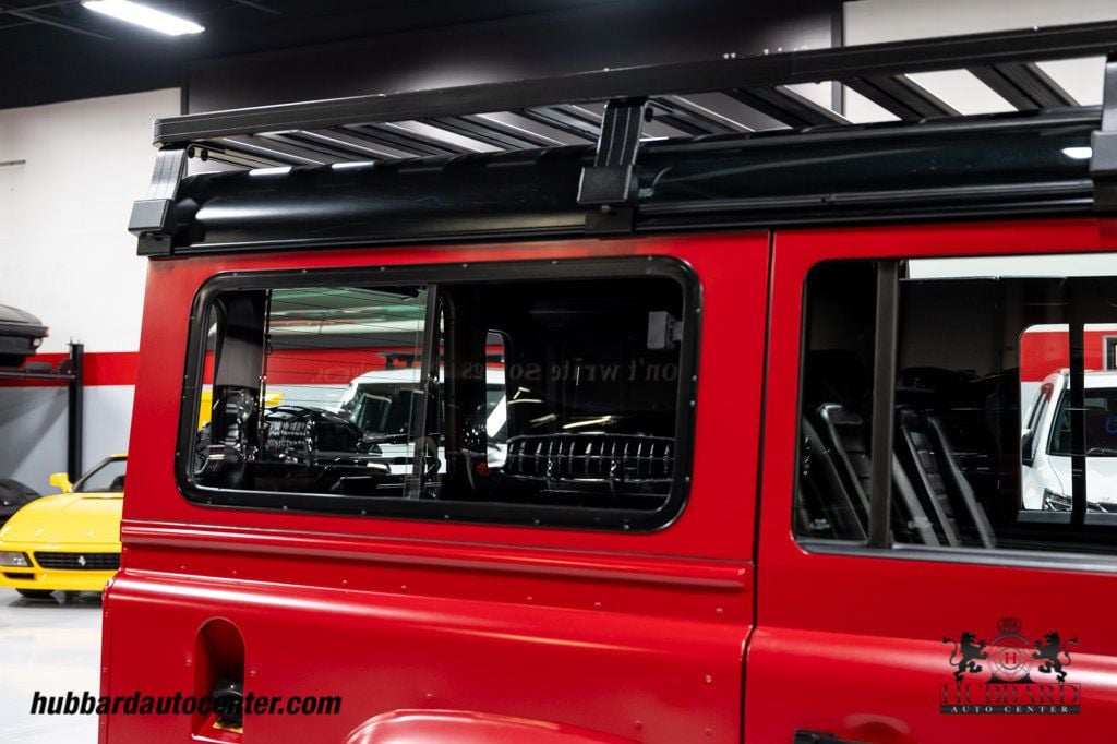 1995 Land Rover Defender 110  - 23025060 - 43