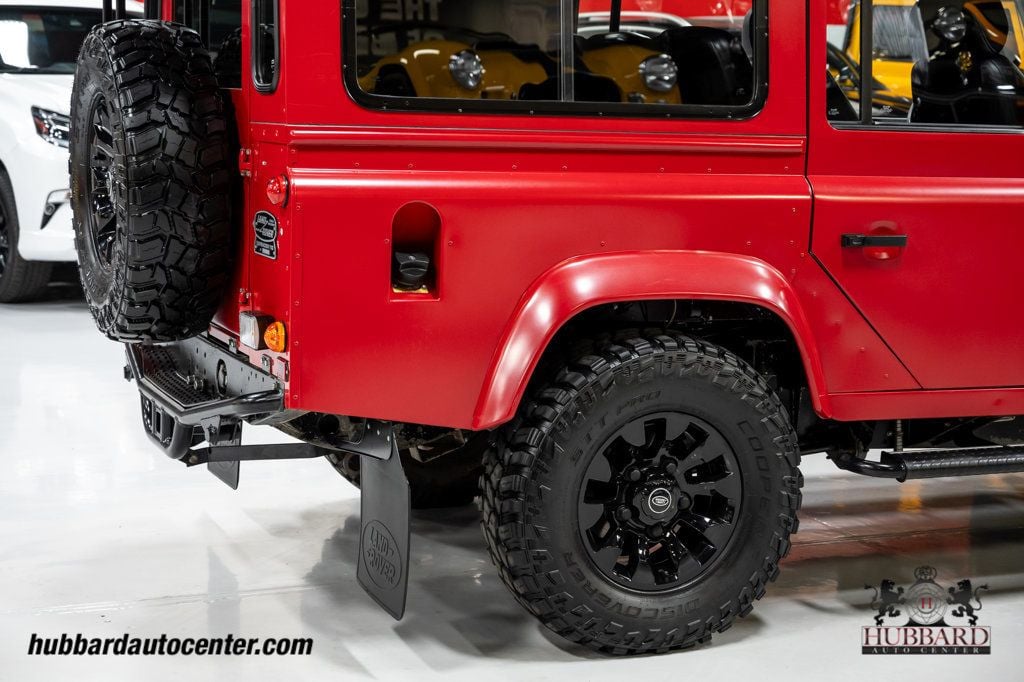 1995 Land Rover Defender 110  - 23025060 - 44