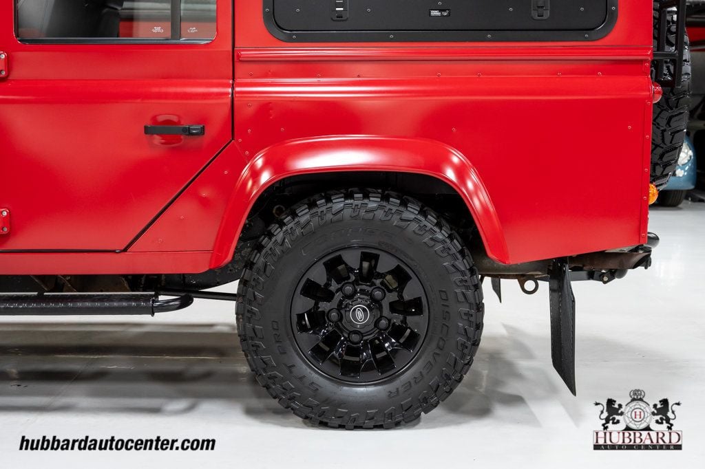 1995 Land Rover Defender 110  - 23025060 - 54