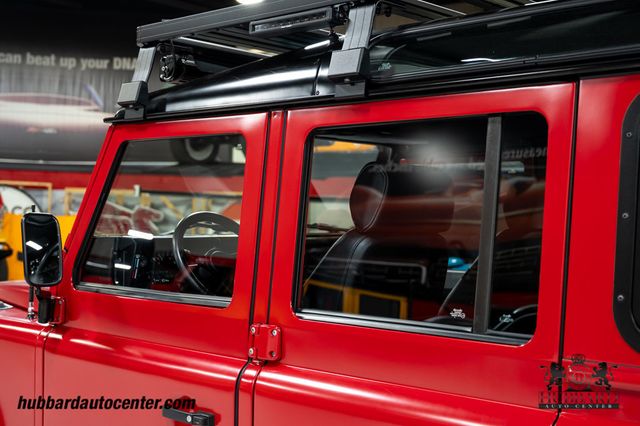 1995 Land Rover Defender 110  - 23025060 - 58