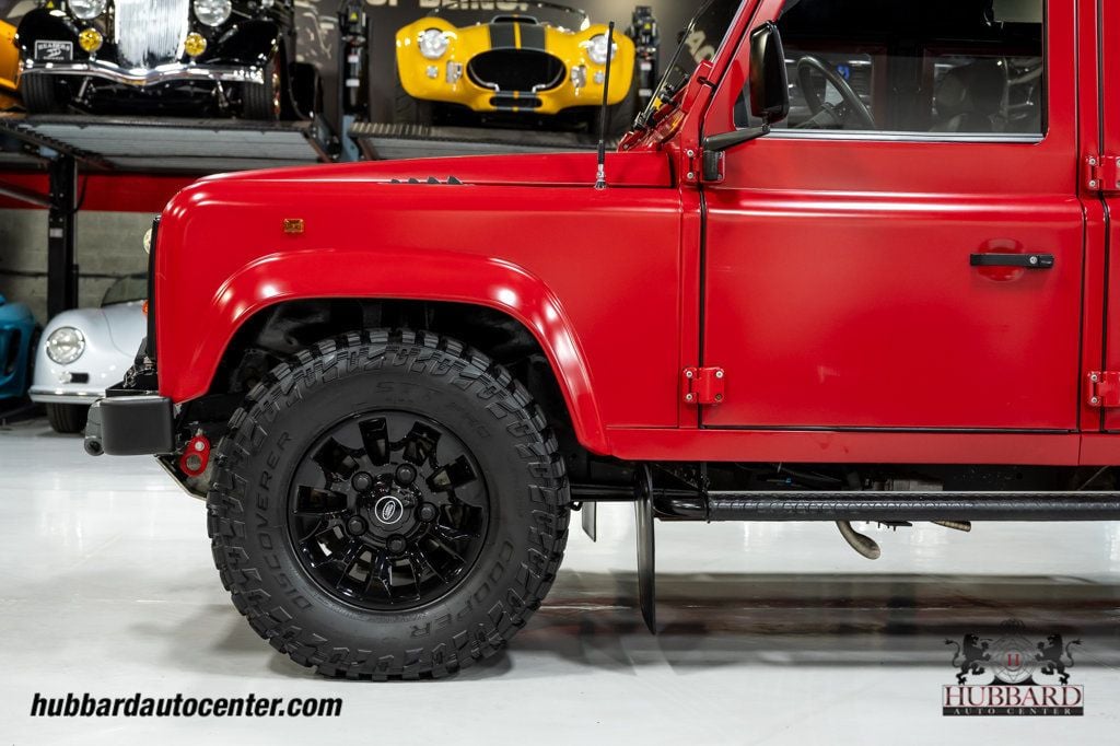 1995 Land Rover Defender 110  - 23025060 - 62