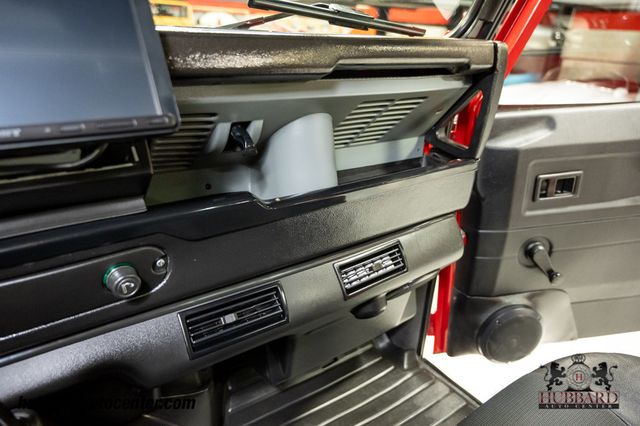 1995 Land Rover Defender 110  - 23025060 - 71