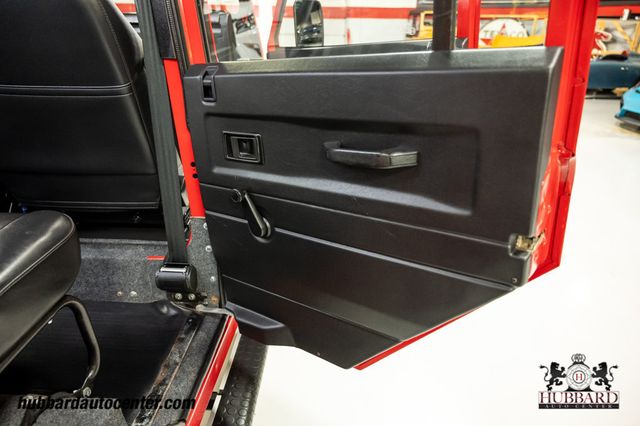1995 Land Rover Defender 110  - 23025060 - 77