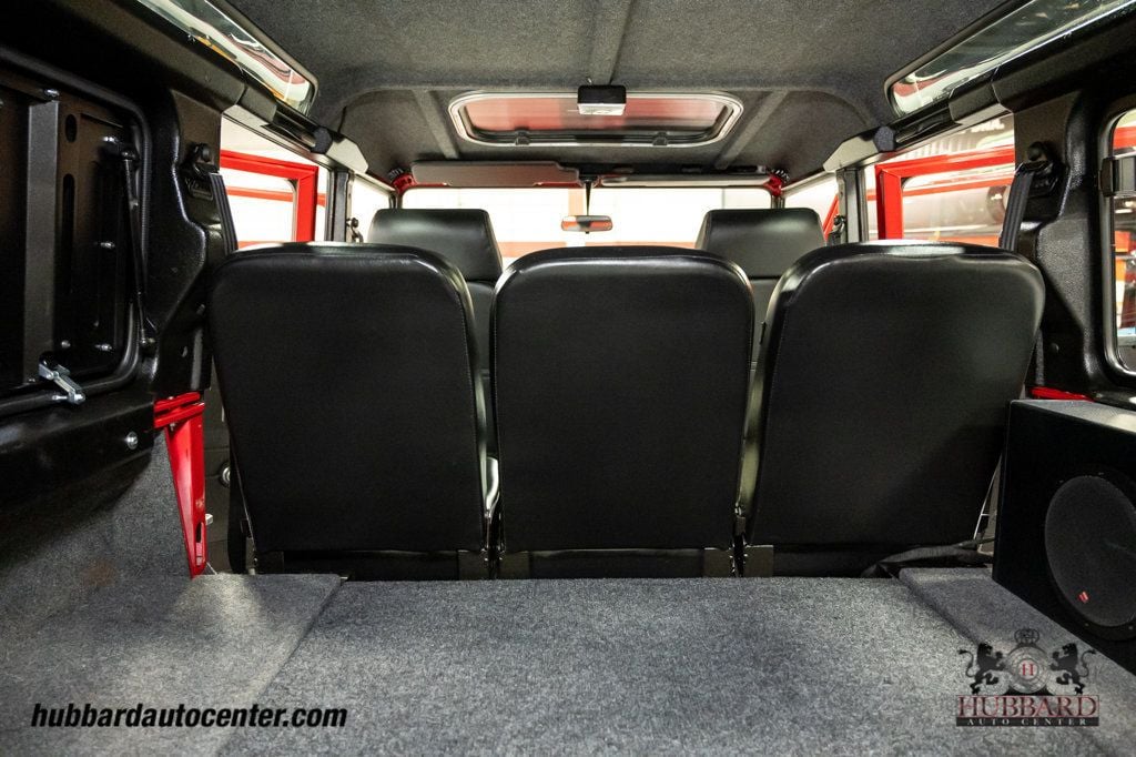 1995 Land Rover Defender 110  - 23025060 - 86