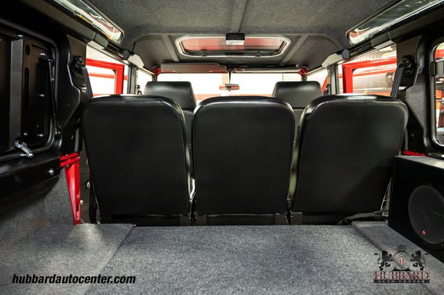 1995 Land Rover Defender 110  - 23025060 - 86