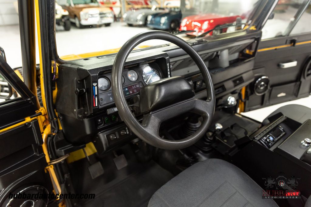 1995 Land Rover Defender photo 13