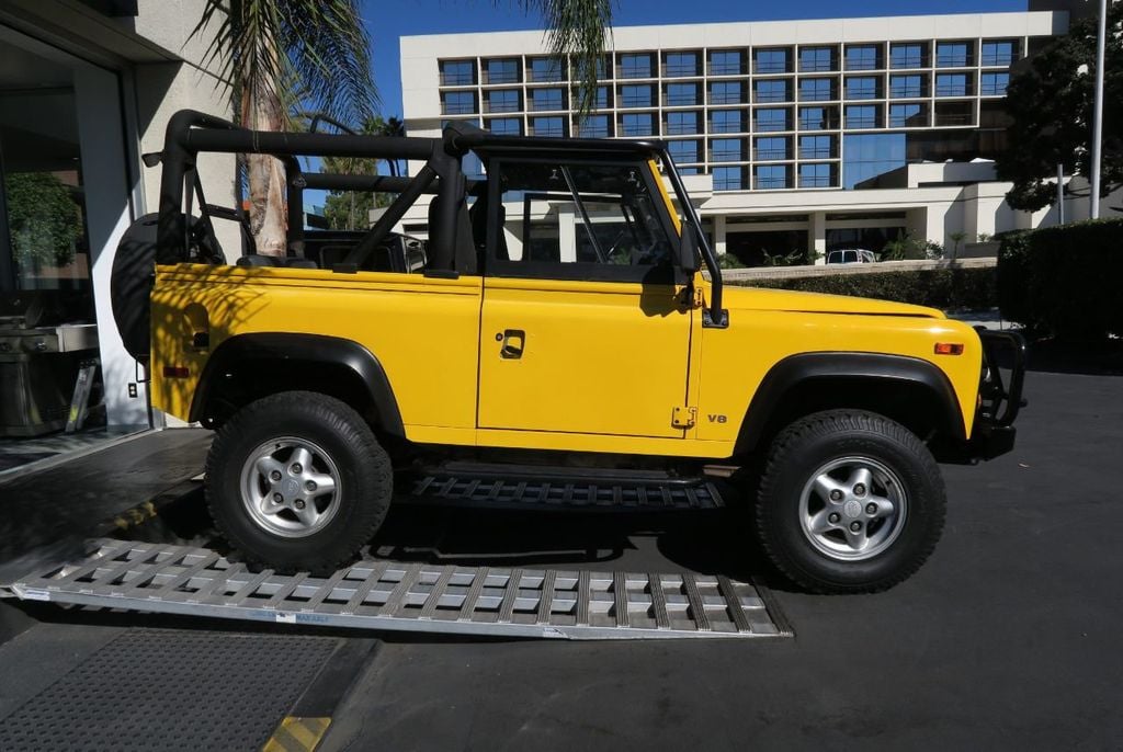 1995 Land Rover Defender 90 2dr Convertible NAS - 21599619 - 44