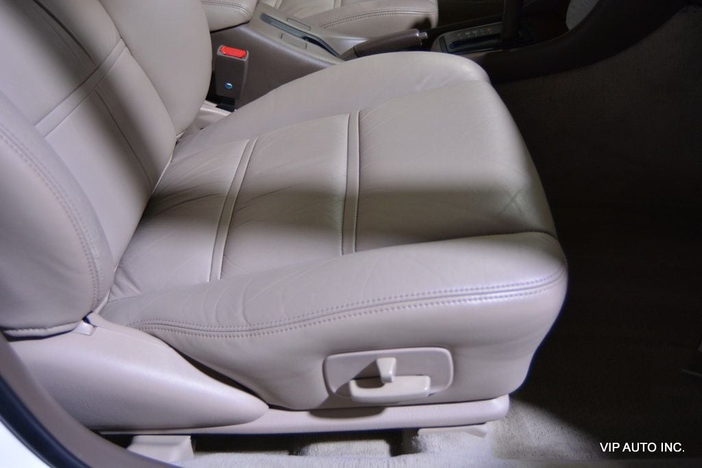 1995 Lexus ES 300 Base Trim - 22833923 - 15