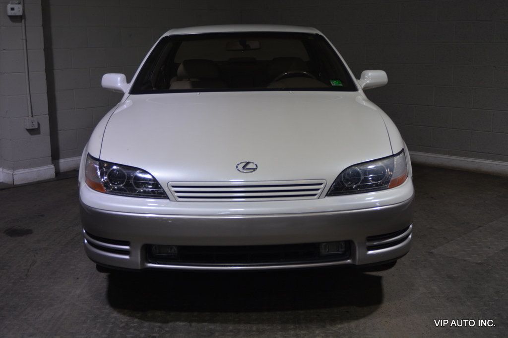1995 Lexus ES 300 Base Trim - 22833923 - 32