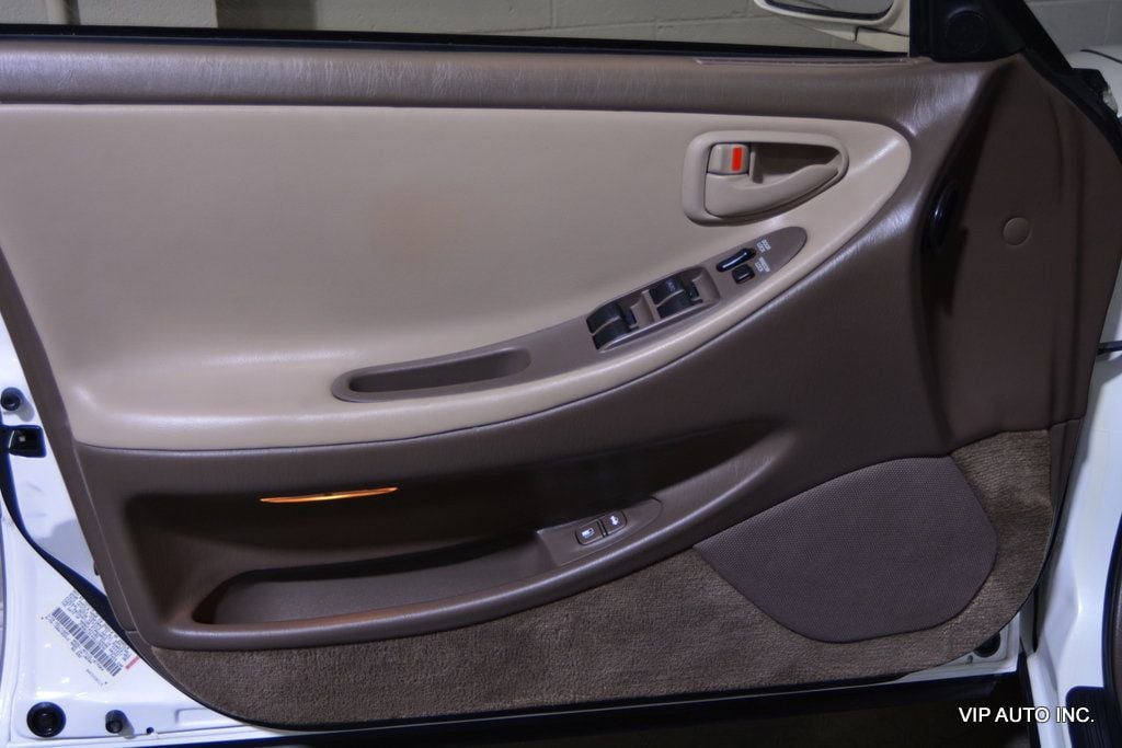 1995 Lexus ES 300 Base Trim - 22833923 - 4