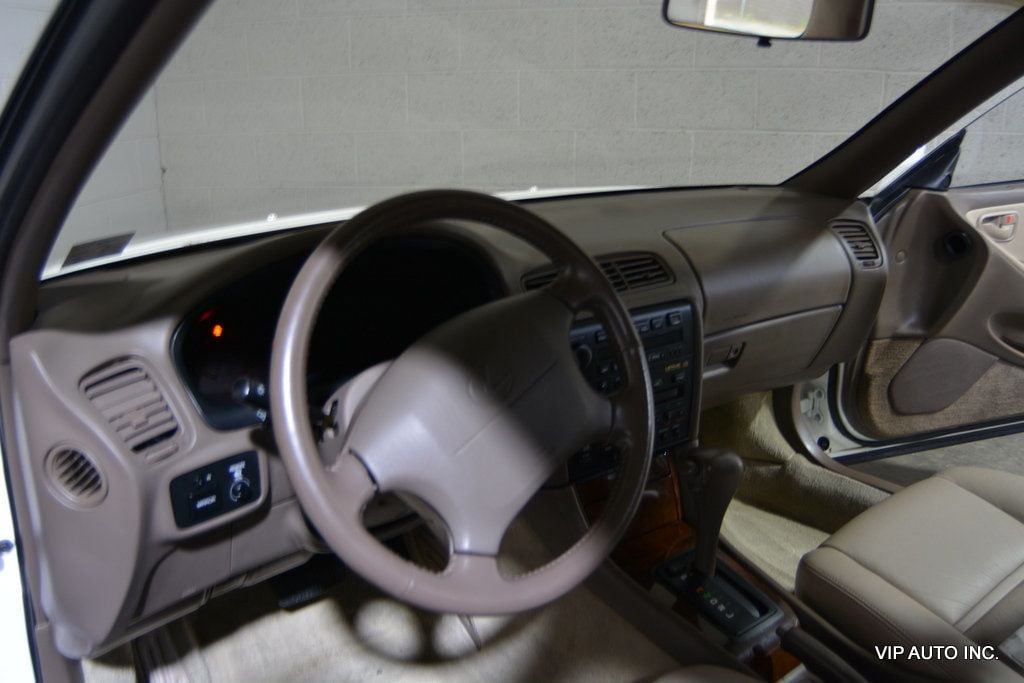 1995 Lexus ES 300 Base Trim - 22833923 - 8