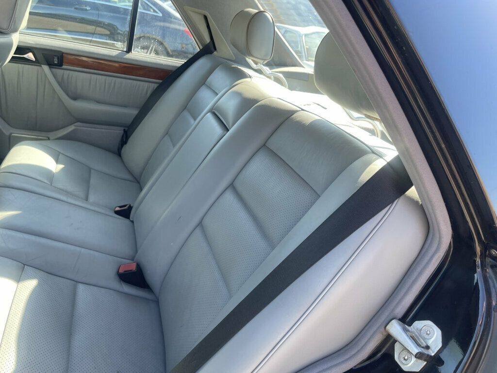 1995 Mercedes-Benz E Class E Class 4dr Sedan 3.0L Diesel - 23100086 - 21
