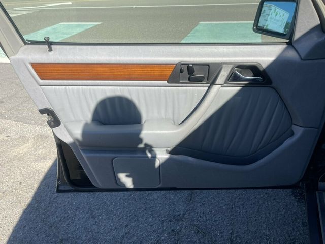 1995 Mercedes-Benz E Class E Class 4dr Sedan 3.0L Diesel - 23100086 - 8