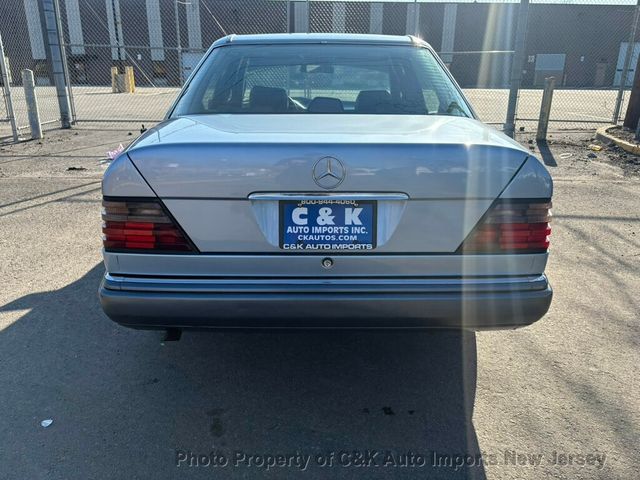1995 Mercedes-Benz E Class E Class 4dr Sedan 3.0L Diesel - 22996442 - 10