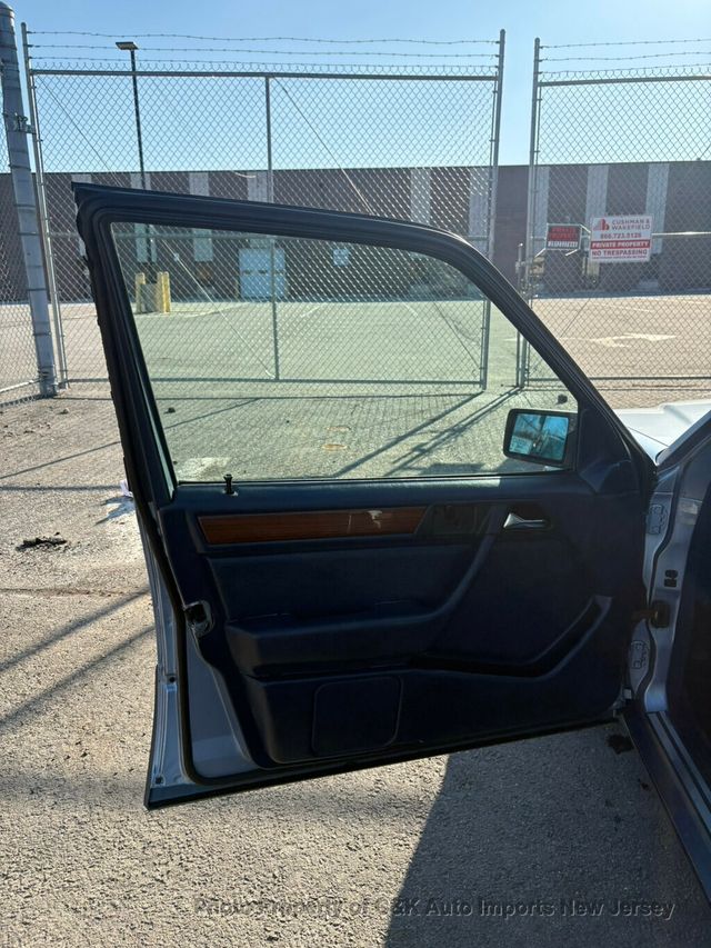 1995 Mercedes-Benz E Class E Class 4dr Sedan 3.0L Diesel - 22996442 - 16