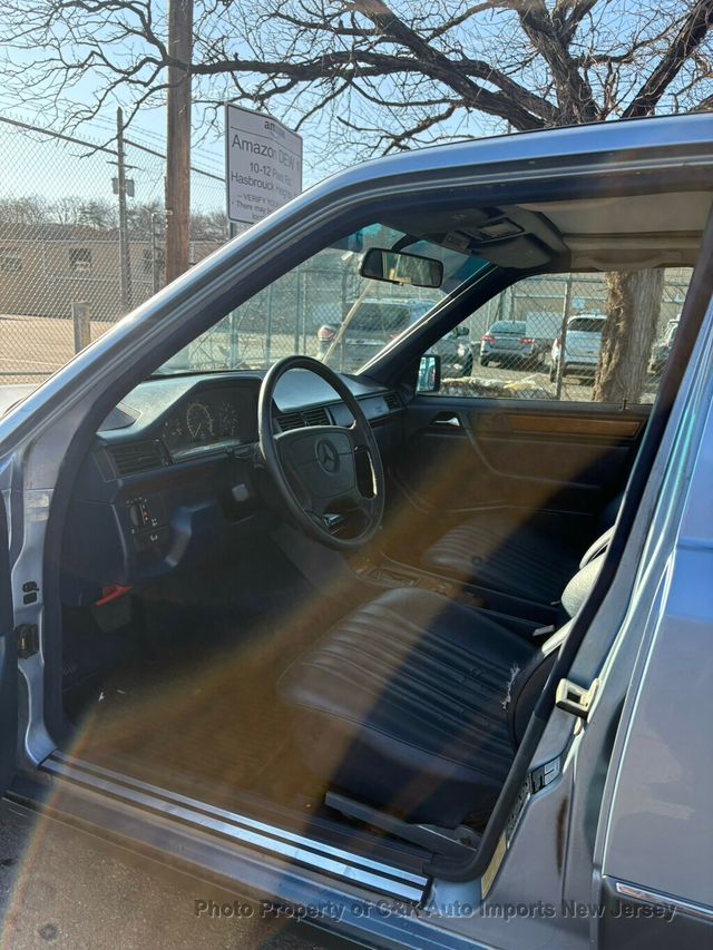 1995 Mercedes-Benz E Class E Class 4dr Sedan 3.0L Diesel - 22996442 - 17