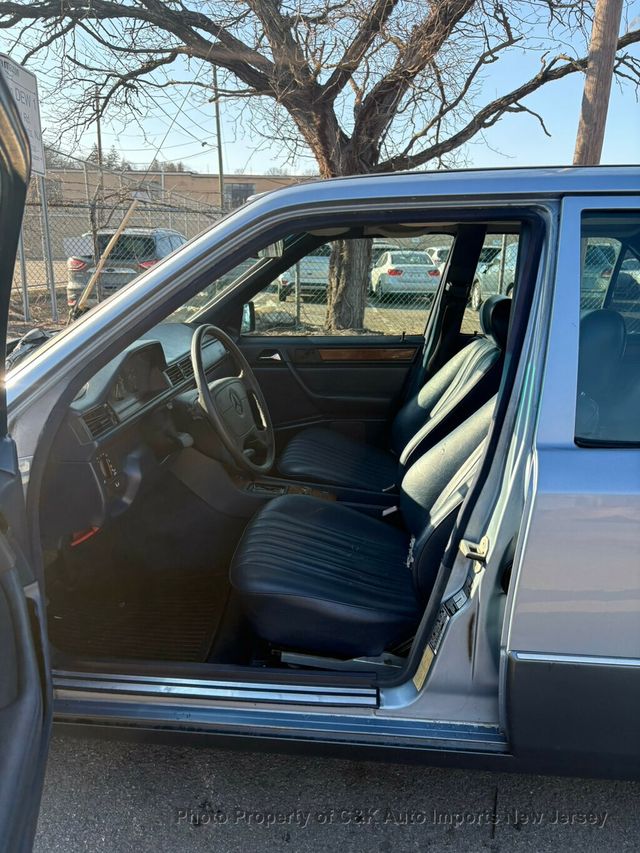 1995 Mercedes-Benz E Class E Class 4dr Sedan 3.0L Diesel - 22996442 - 18