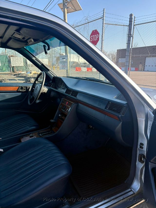 1995 Mercedes-Benz E Class E Class 4dr Sedan 3.0L Diesel - 22996442 - 22