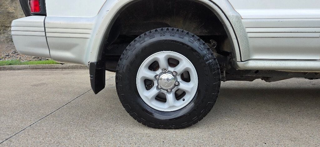 1995 Mitsubishi Montero Rare 4x4 3rd Row California CLEAN Cold AC Loaded 615-300-6004 - 22887165 - 37