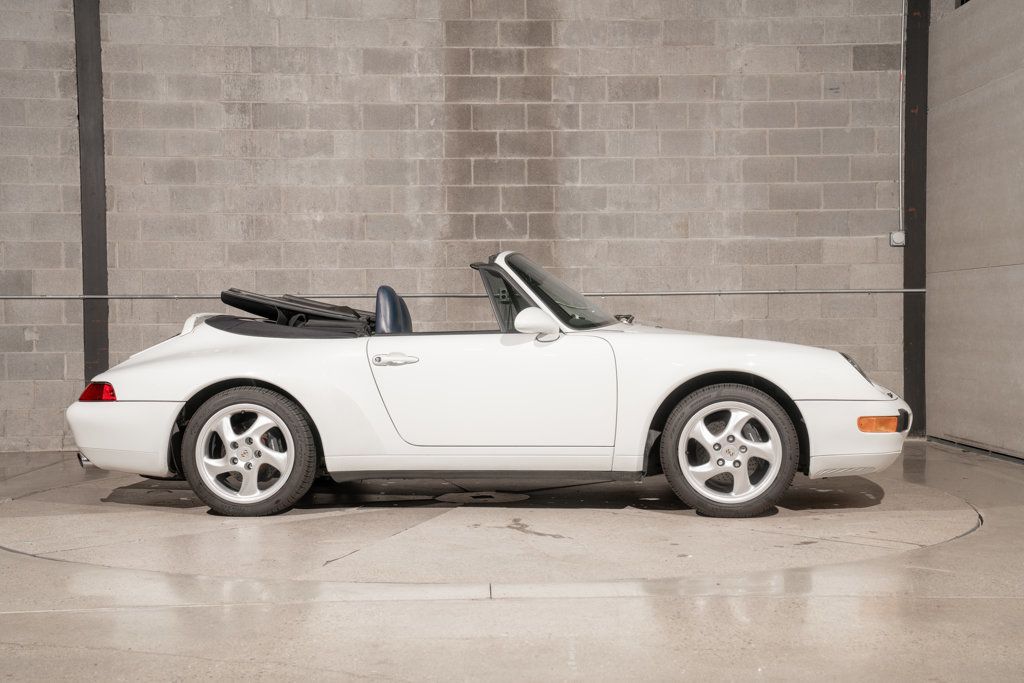 Porsche 911 photo 2