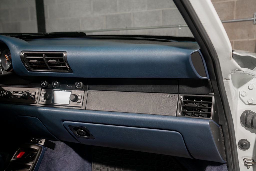 Porsche 911 photo 26