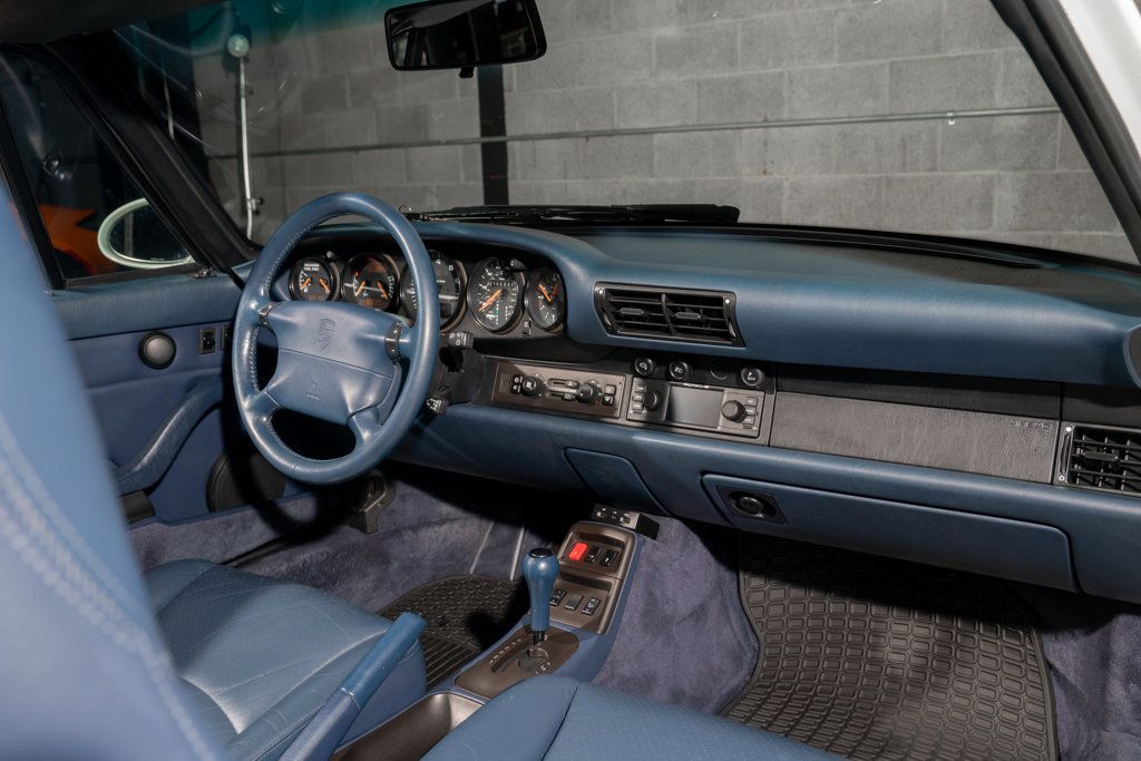 Porsche 911 photo 27
