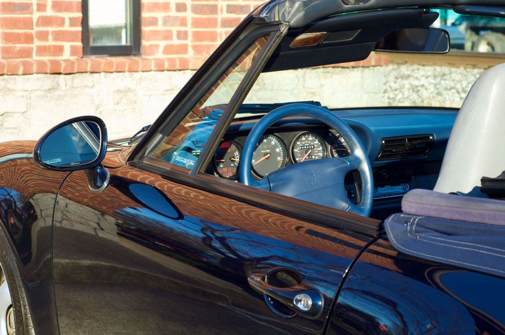 1995 Porsche 911 Carrera Cabriolet/6-Speed Manual/Pwr Windows-Locks/Cruise Control - 22964562 - 21