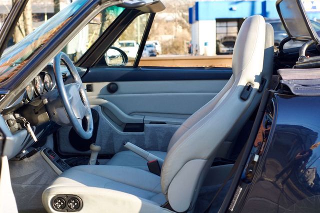 1995 Porsche 911 Carrera Cabriolet/6-Speed Manual/Pwr Windows-Locks/Cruise Control - 22964562 - 26