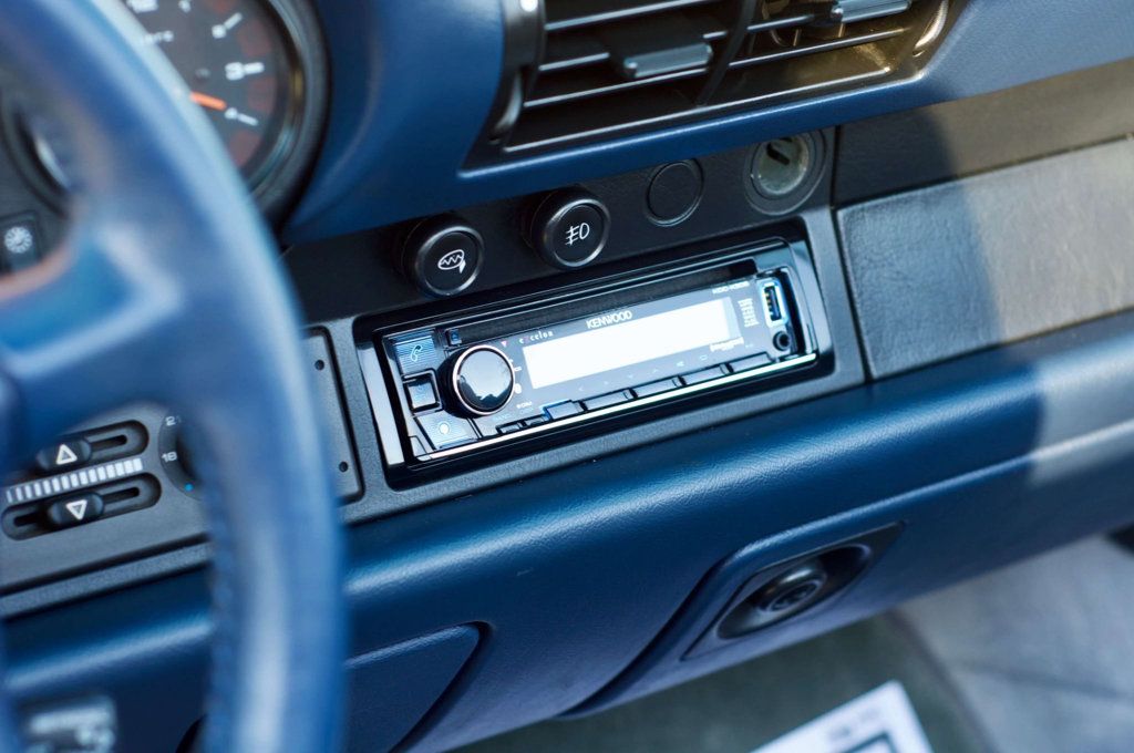 1995 Porsche 911 Carrera Cabriolet/6-Speed Manual/Pwr Windows-Locks/Cruise Control - 22964562 - 37