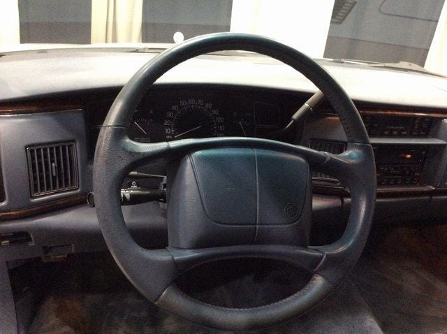 1996 Buick Roadmaster 4dr Sedan Limited Collectors Edition - 22945191 - 11