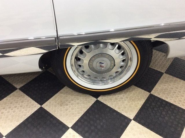 1996 Buick Roadmaster 4dr Sedan Limited Collectors Edition - 22945191 - 18